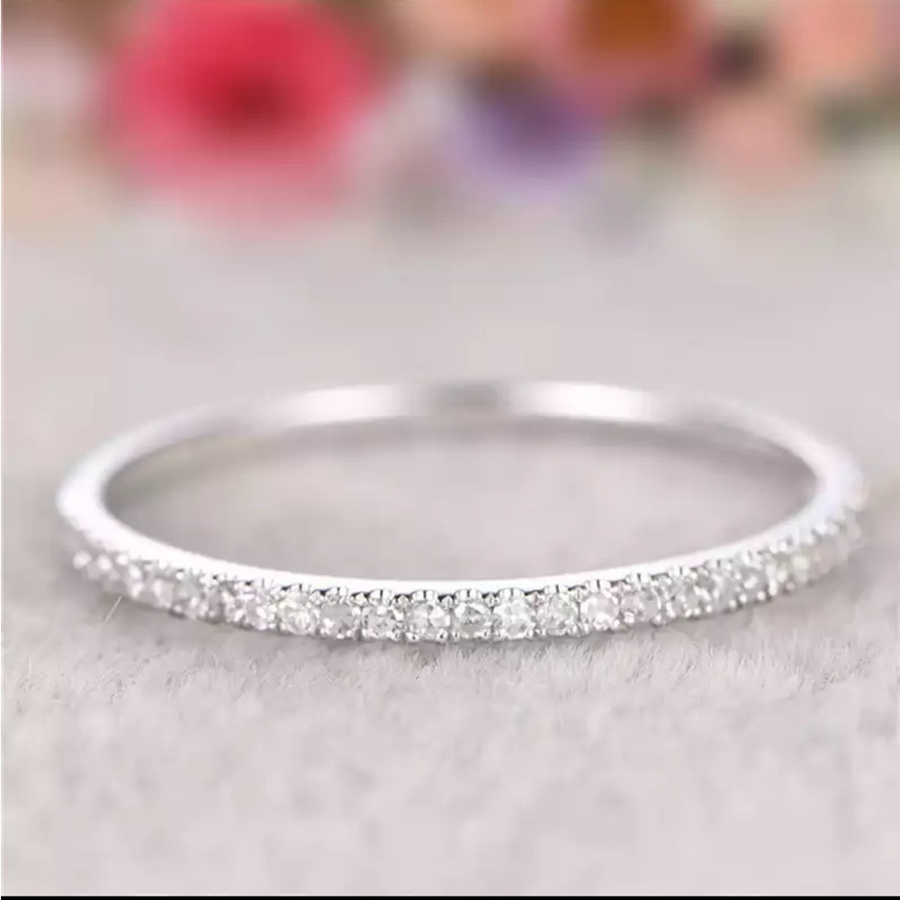 New Women’s 925 Silver Round cut Diamond Band Ring